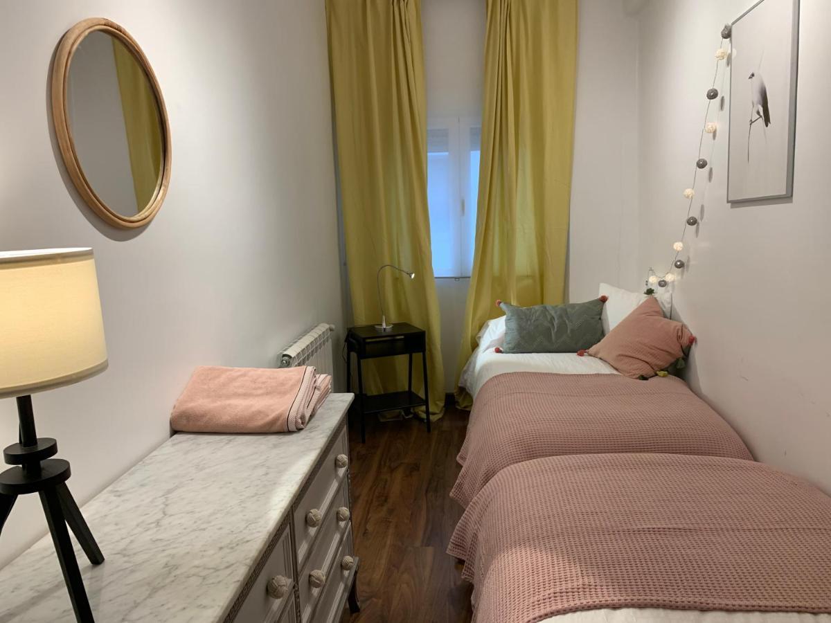 Sg Apartamentos La Casa De La Catedral Vut47-240 Вальядолід Екстер'єр фото